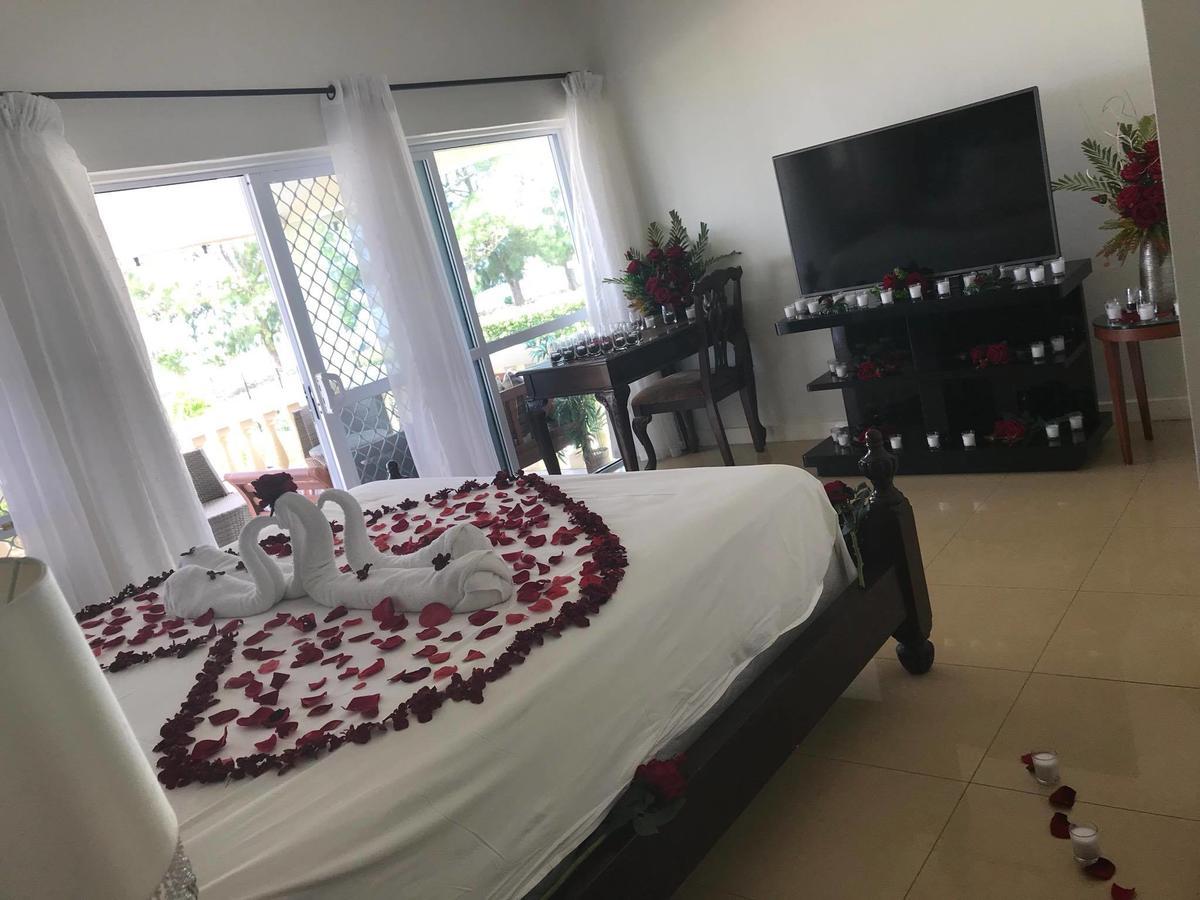 Villa Ishadora นูคูอาโลฟา ภายนอก รูปภาพ